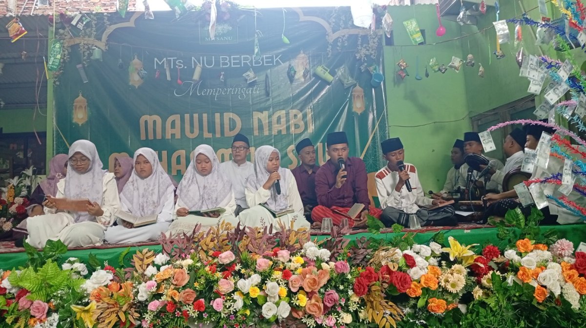 Penampilan siswa Maulid Nabi Muhammad