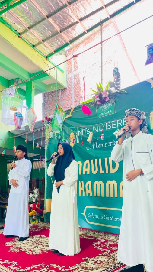 Penampilan siswa Maulid Nabi Muhammad