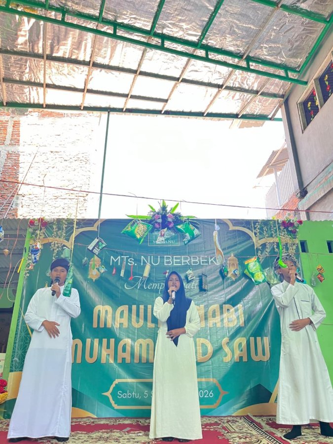 Penampilan siswa Maulid Nabi Muhammad