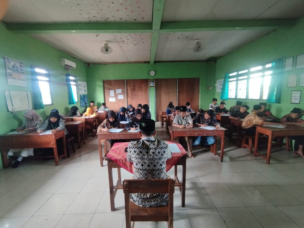 Bangga Berbudaya: Pakai Batik, STS Semakin Asyik